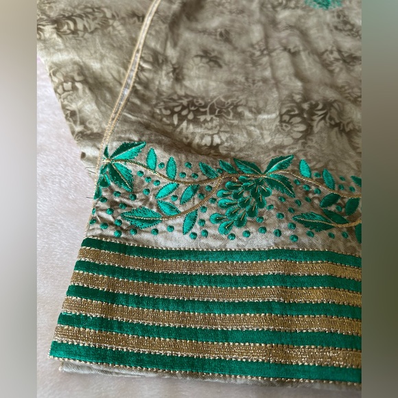 Salwar suit - Picture 6 of 6